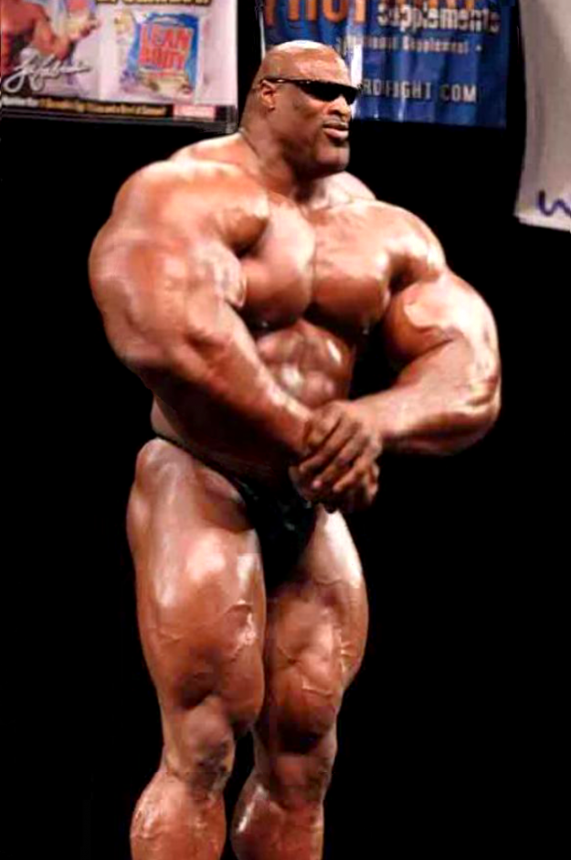 Massive off-season posing.