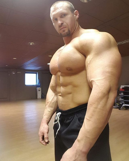 LUKAS GABRIZ.