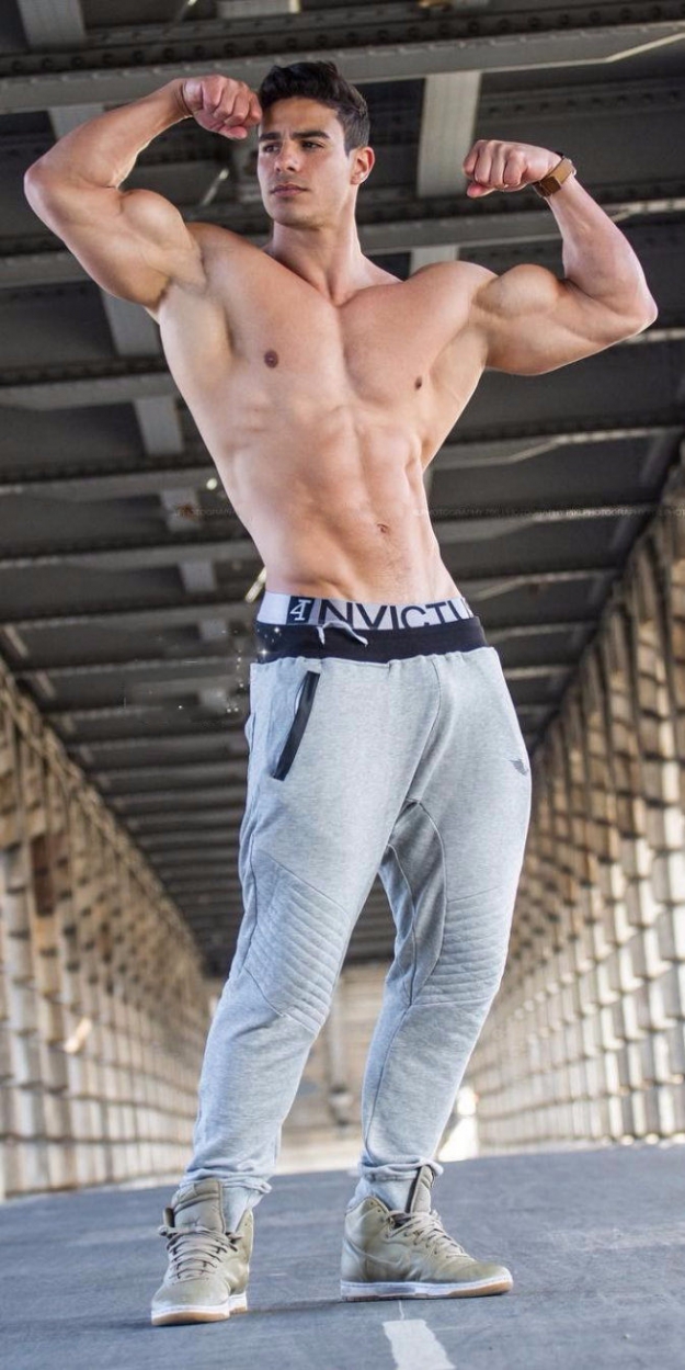 BODYBUILDER.