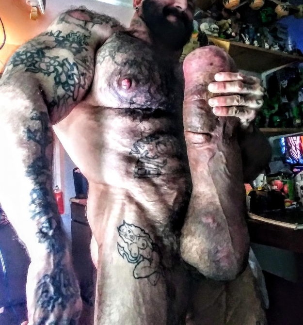 MUSCLEEDDIE BODYBUILDER MONSTERCOCK