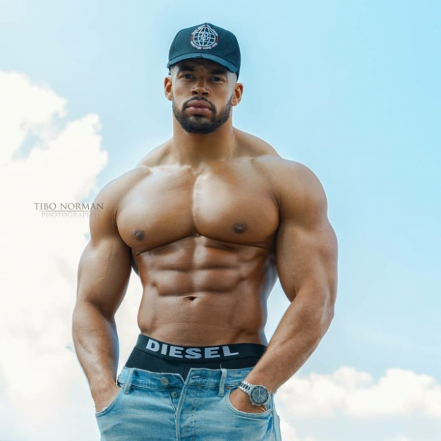 ARRAN AROGUNDADE.