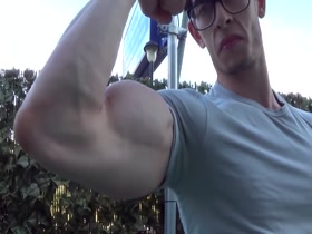 Thumb 11