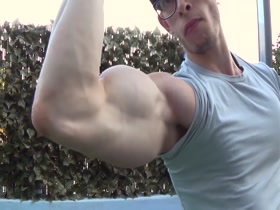 Thumb 16