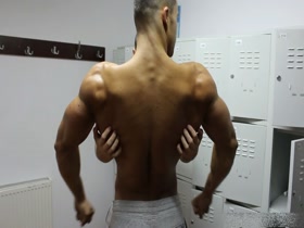 Thumb 12