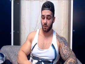 Hunk on cam