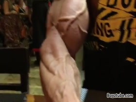 Thumb 16