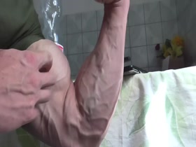 Thumb 16