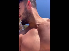 Thumb 16