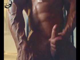 BODYBUILDER ON CAM SHOW