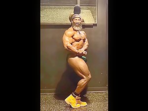 NivenB in big poser