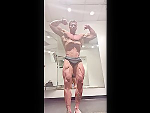 Julian Arroyuelo posing update