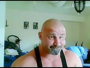 musclebear dancing