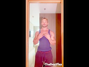 SPECTACULAR - Beautiful Pec Oil and Flex with Philipe Coutinho