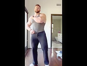 Eric Janicki IFBB Pro