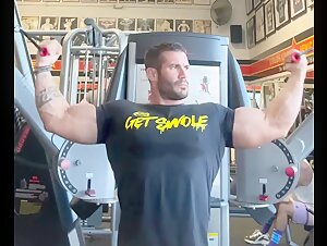 Julian Arroyuelo Biceps