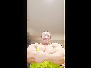 Asian Bodybuilder flexing again