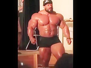 🔥Meaty offseason!💪 beefymuscle.com