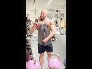 BIGMUSCLE DADDY 😍