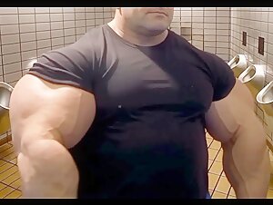 Massive Biceps in tight T-Shirt (2006)
