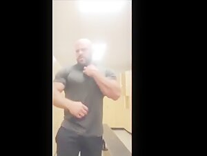 How a bodybuilder really do it!