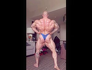 Back lat spread for your pleasure
